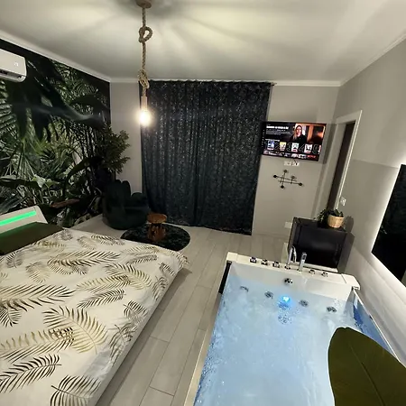 דירה Tropical Rhapsody - Jacuzzi & King Size A Centro טורינו