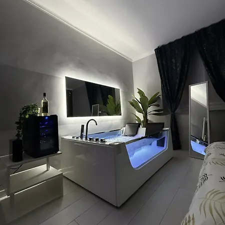 Appartamento Tropical Rhapsody - Jacuzzi&king Size A Centro Torino